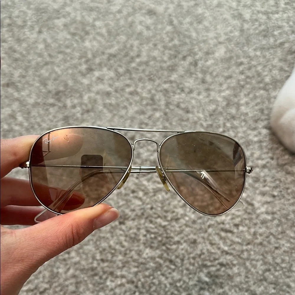 Ray-Ban Silver Aviator Sunglasses with Tan Case - Picture 3 of 6